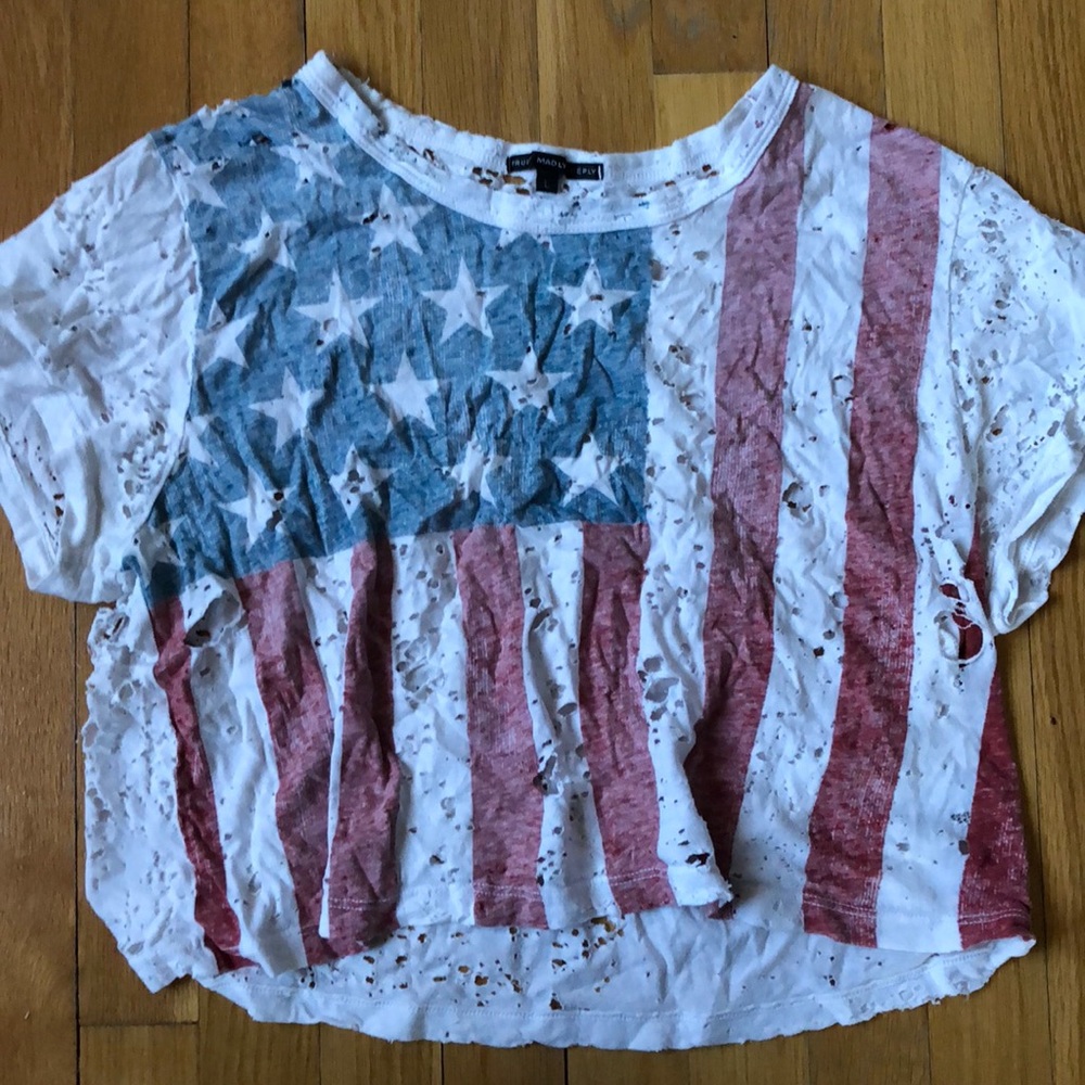 Ripped urban American flag t shirt